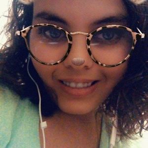 Meet your Posher, Manda